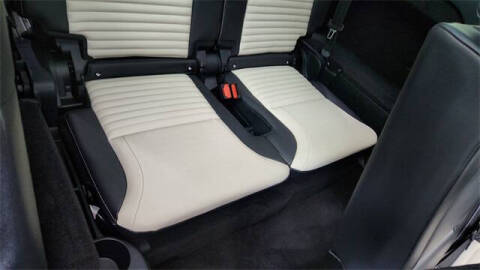 2024 Land Rover Discovery P300 Dynamic SE