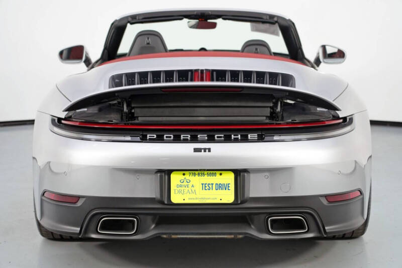 2025 Porsche 911 Carrera