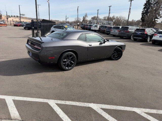 2022 Dodge Challenger SXT