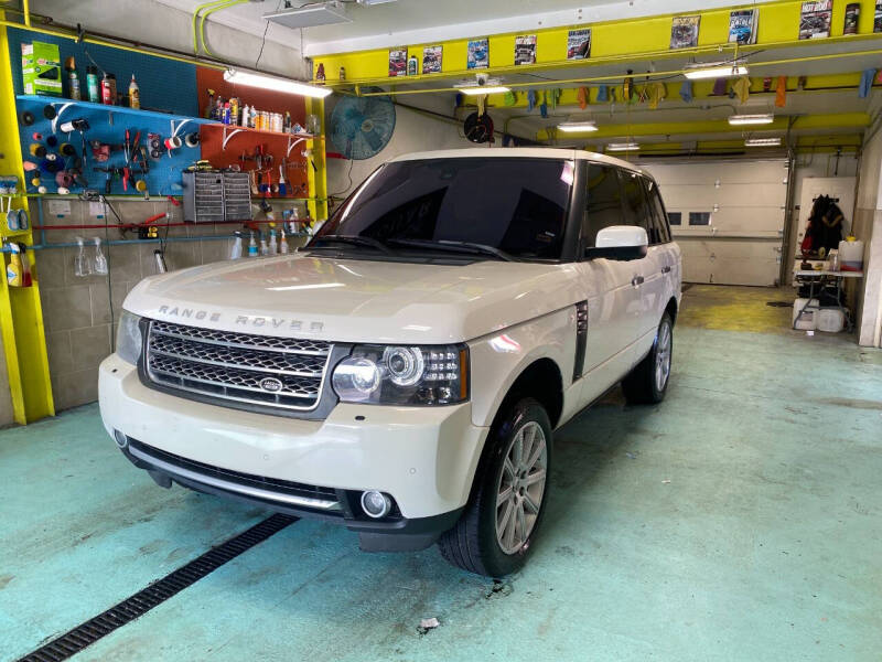 2010 Land Rover Range Rover Supercharged photo 2