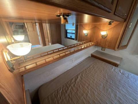 2001 Winnebago Journey 36L