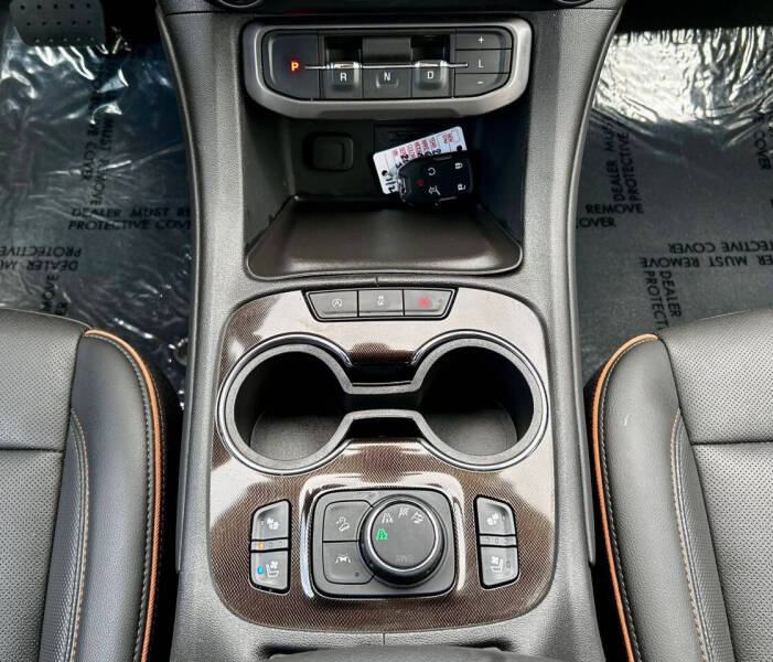 2023 GMC Acadia AT4