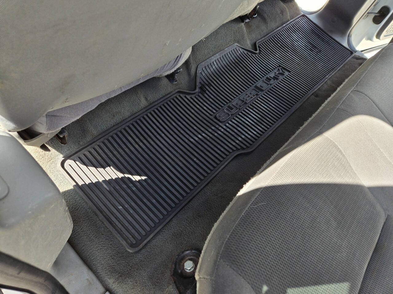 2004 Ford F-550 Super Duty 61