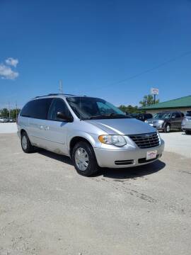 2007 Chrysler Town and Country for sale at WESTSIDE GARAGE LLC in Keokuk IA