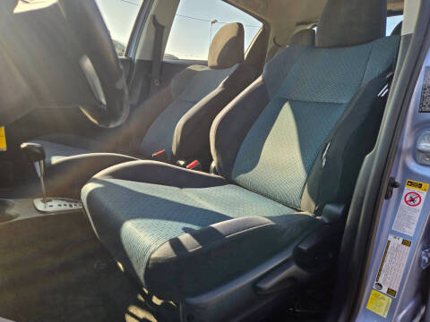 2012 Toyota Yaris 5-Door SE