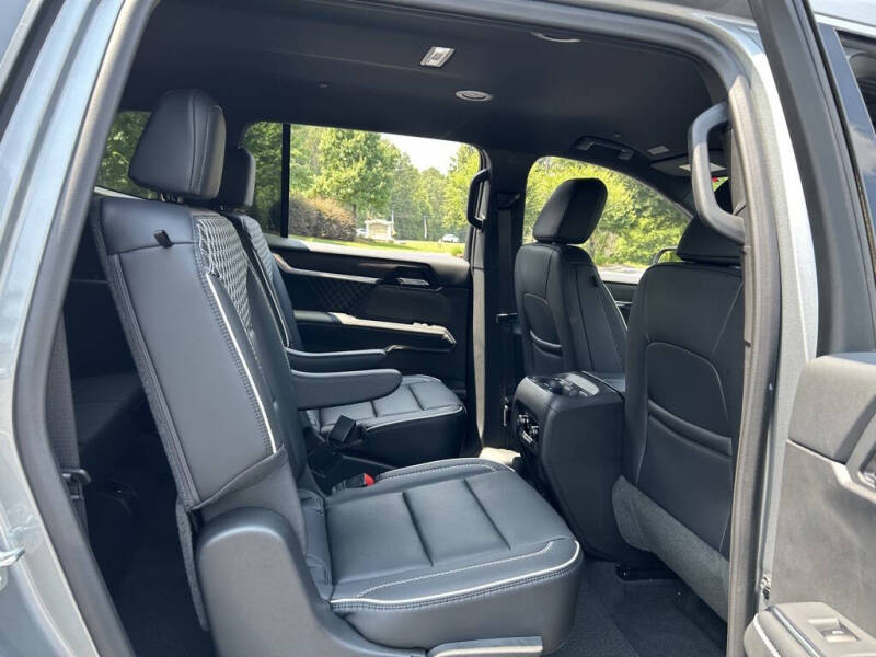 2025 GMC Acadia Denali