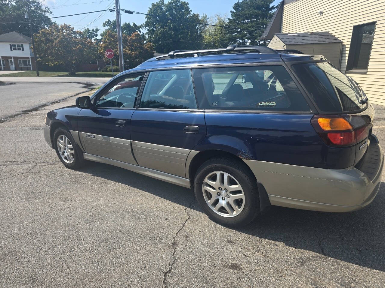 2004 Subaru Outback for sale at QUEENSGATE AUTO SALES in York, PA