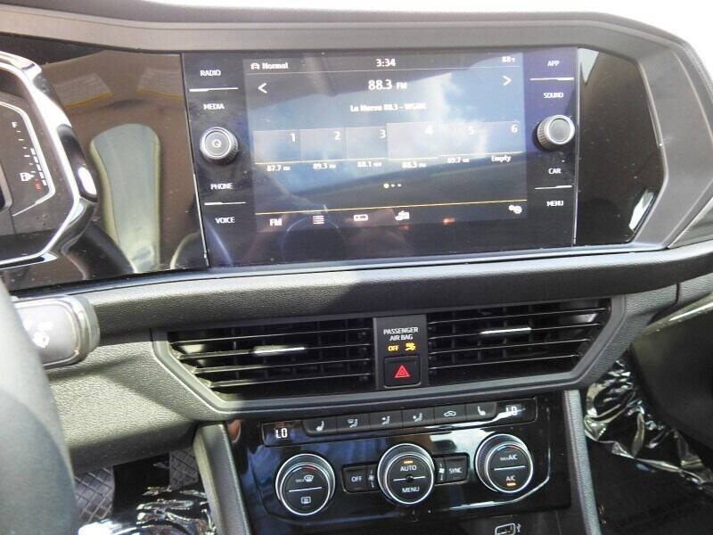 2019 Volkswagen Jetta  - $18,900