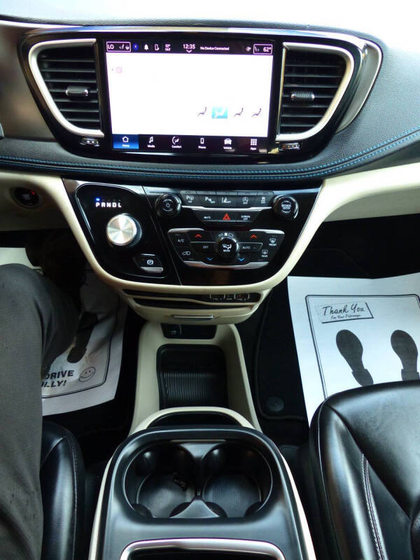 2023 Chrysler Pacifica Touring L