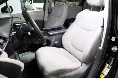 2021 Toyota Sienna LE 8-Passenger