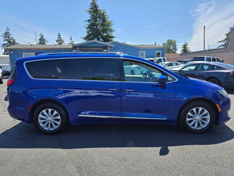 2018 Chrysler Pacifica Touring L