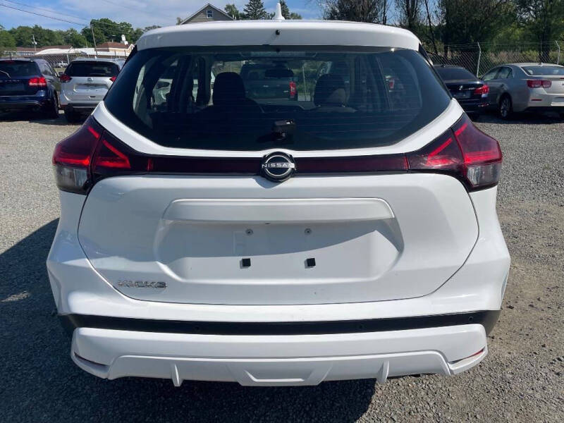 2022 Nissan Kicks S