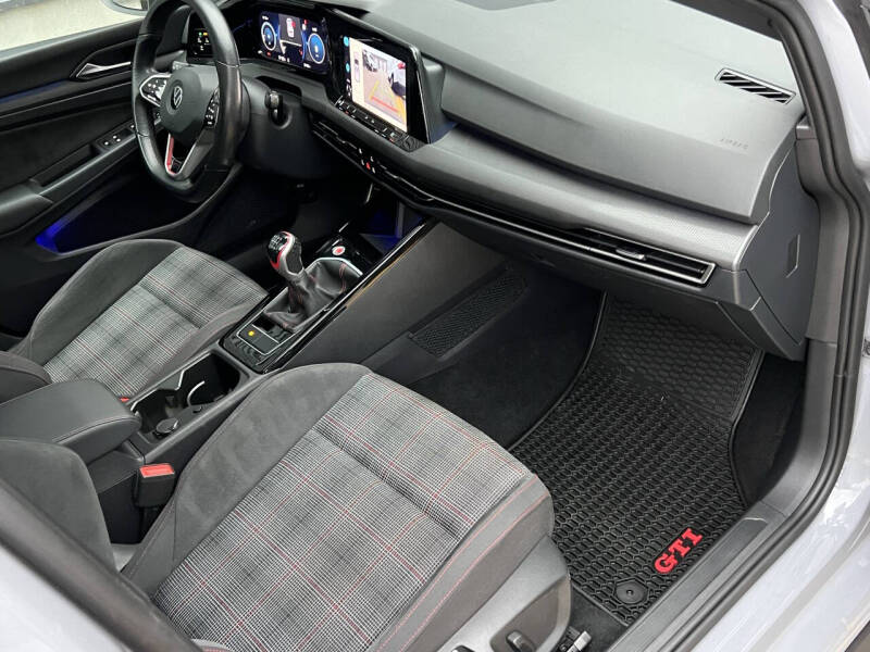 2023 Volkswagen Golf GTI SE