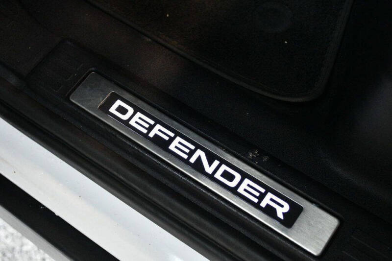 2022 Land Rover Defender 110 X-Dynamic SE