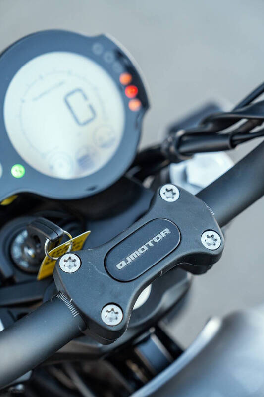 2023 QJMotor SRV550