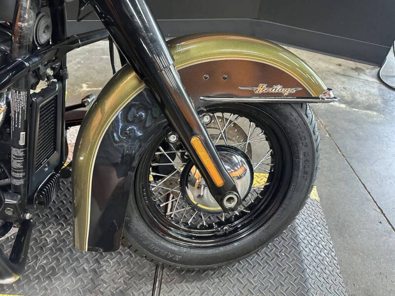 2018 Harley-Davidson FLHC - Softail Heritage