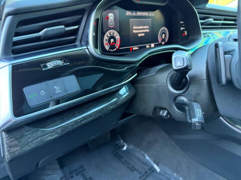 2019 Audi Q8 quattro Premium Plus 55 TFSI