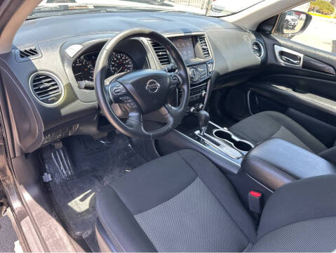 2020 Nissan Pathfinder SV