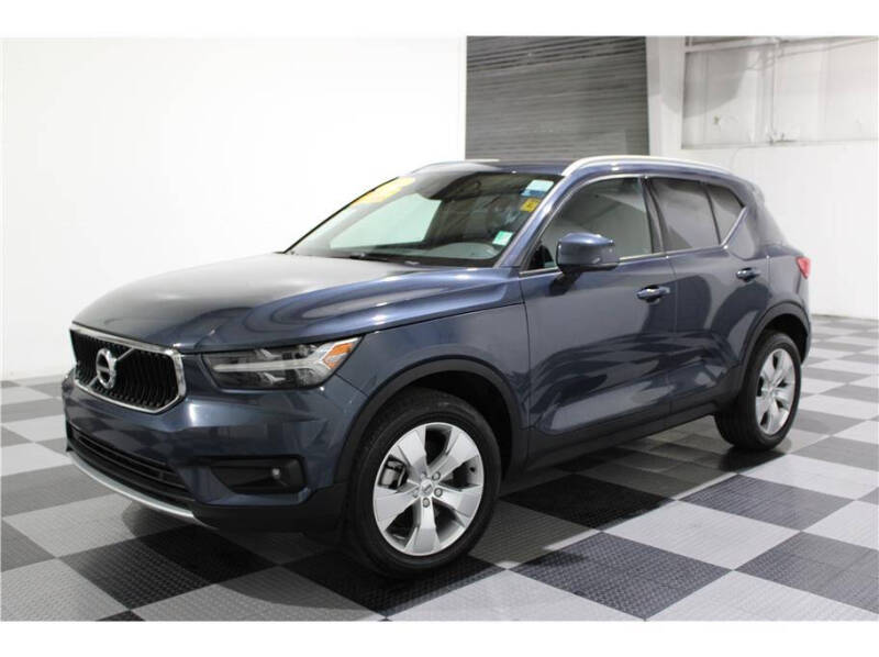 2022 Volvo XC40 T5 Momentum