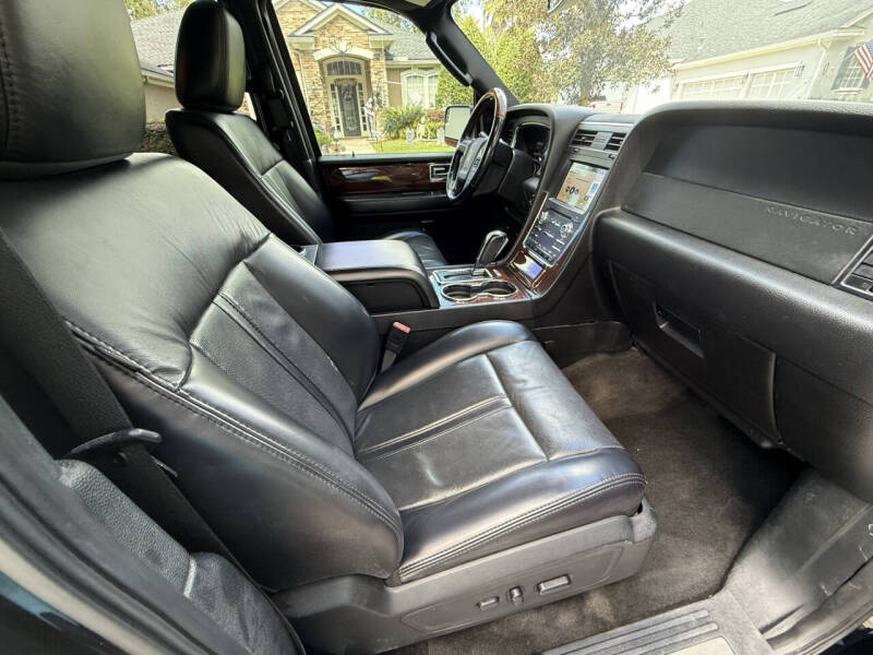 2017 Lincoln Navigator Select