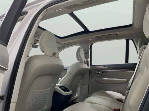 2023 Volvo XC90 B6 Core