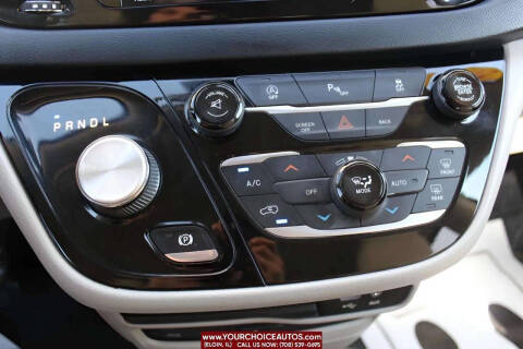 2017 Chrysler Pacifica Touring-L Plus