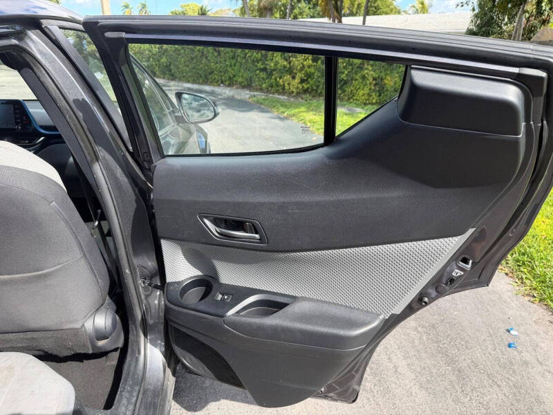 2019 Toyota C-HR XLE