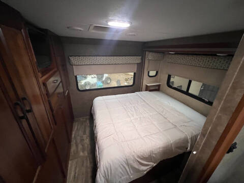 2016 Forest River Sunseeker 2860DS Class C