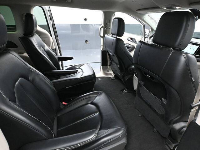 2023 Chrysler Pacifica Plug-In Hybrid Touring L