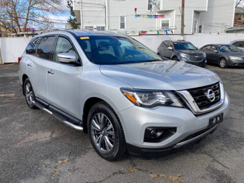 2018 Nissan Pathfinder SV