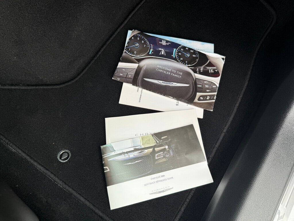 2019 Chrysler 300 50