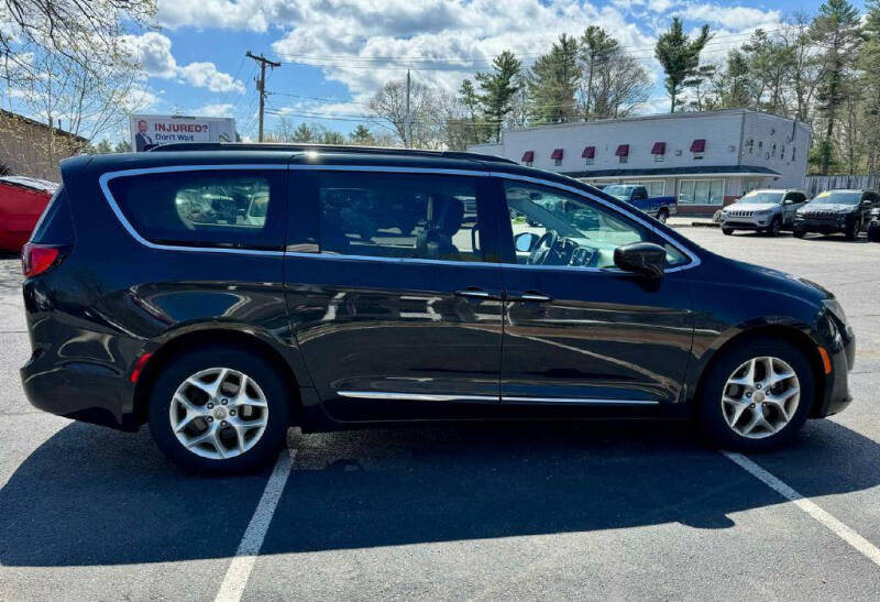 2017 Chrysler Pacifica Touring-L