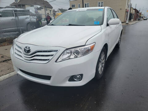 2011 Toyota Camry for sale at The Bengal Auto Sales LLC in Hamtramck MI