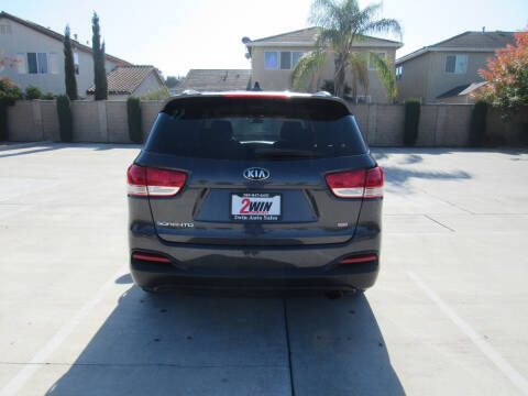 2016 Kia Sorento LX