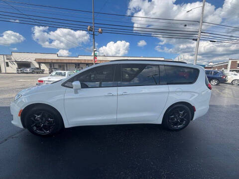 2020 Chrysler Pacifica Touring L