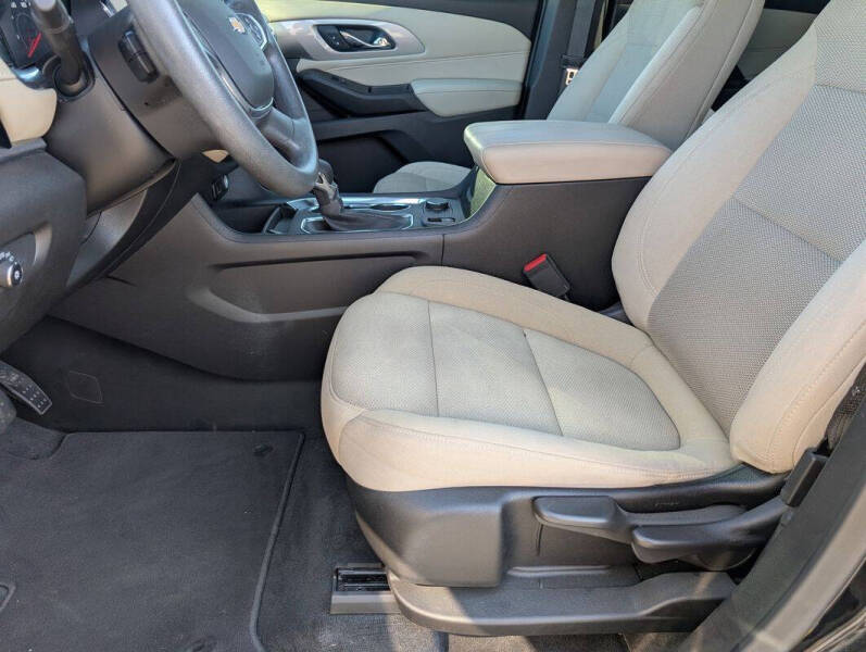 2022 Chevrolet Traverse LS