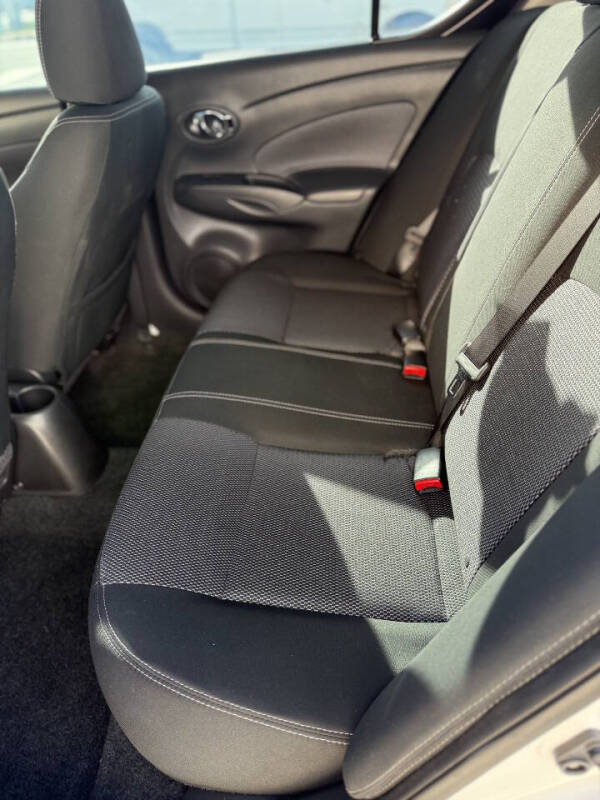 2019 Nissan Versa SV