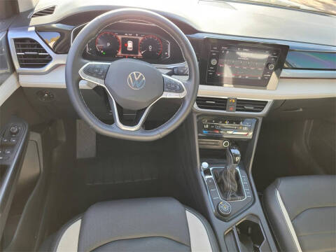 2025 Volkswagen Taos SEL 4Motion