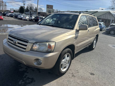 2004 Toyota Highlander for sale at Sam's Auto in Akron PA