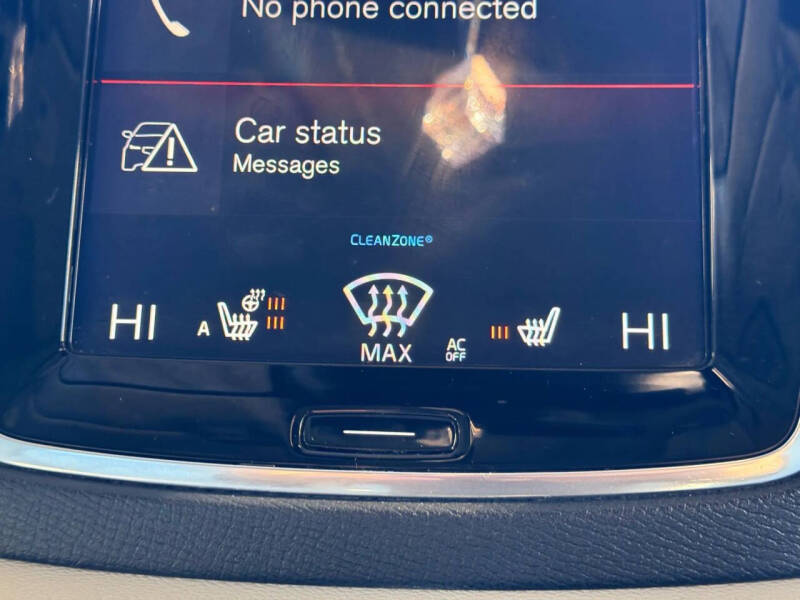 2018 Volvo XC90 T6 Momentum