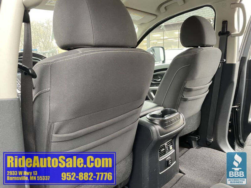 2017 Nissan Titan SV