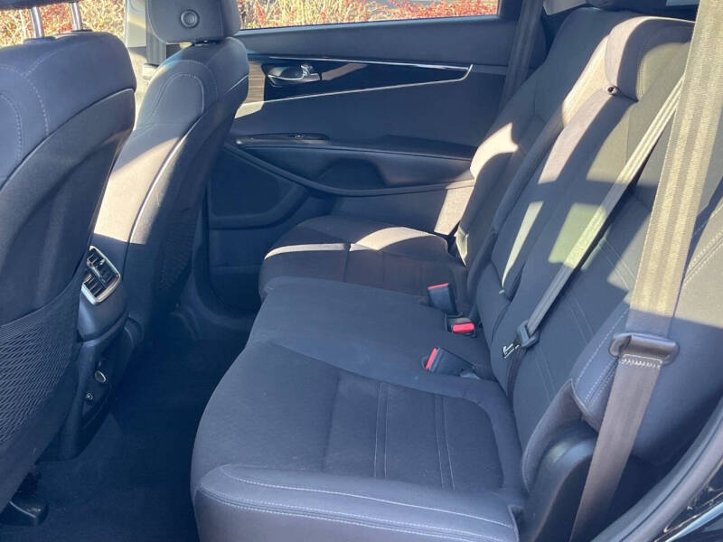 2019 Kia Sorento S V6