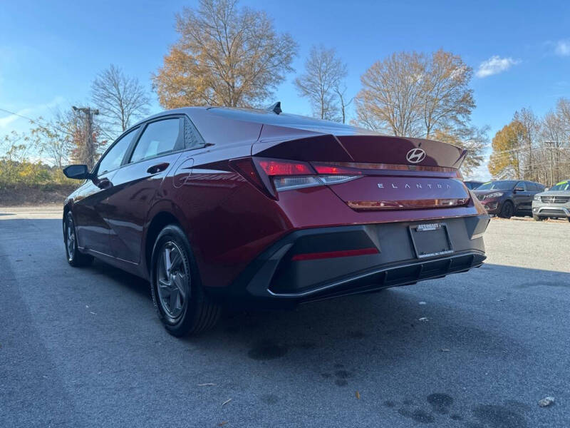 2024 Hyundai Elantra SE