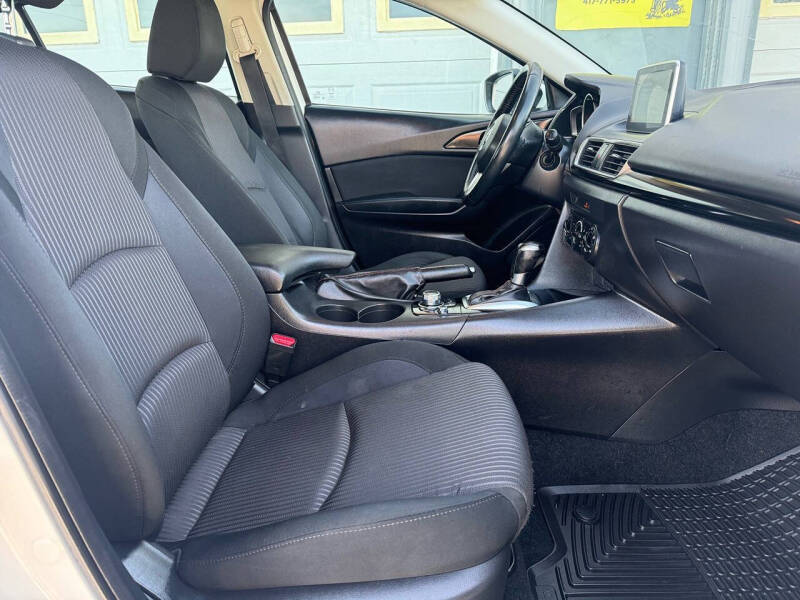 2016 Mazda MAZDA3 i Touring