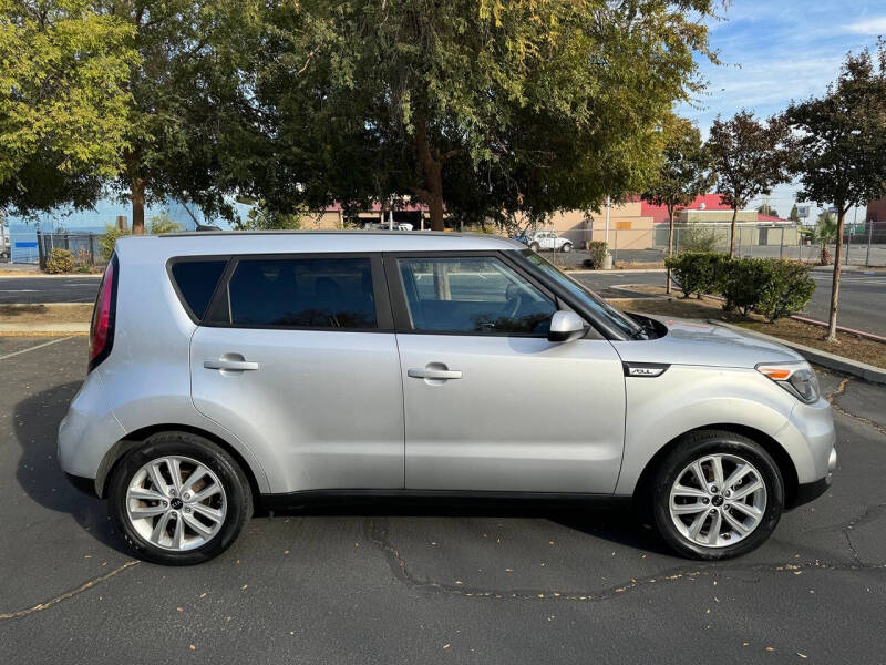 2019 Kia Soul +