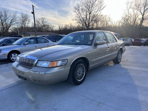 2000 Mercury Grand Marquis for sale at Dutch and Dillon Car Sales in Lee's Summit MO