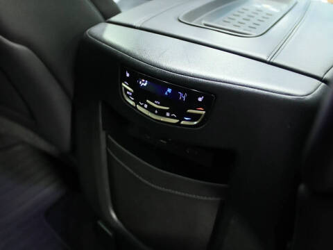 2017 Cadillac Escalade Luxury