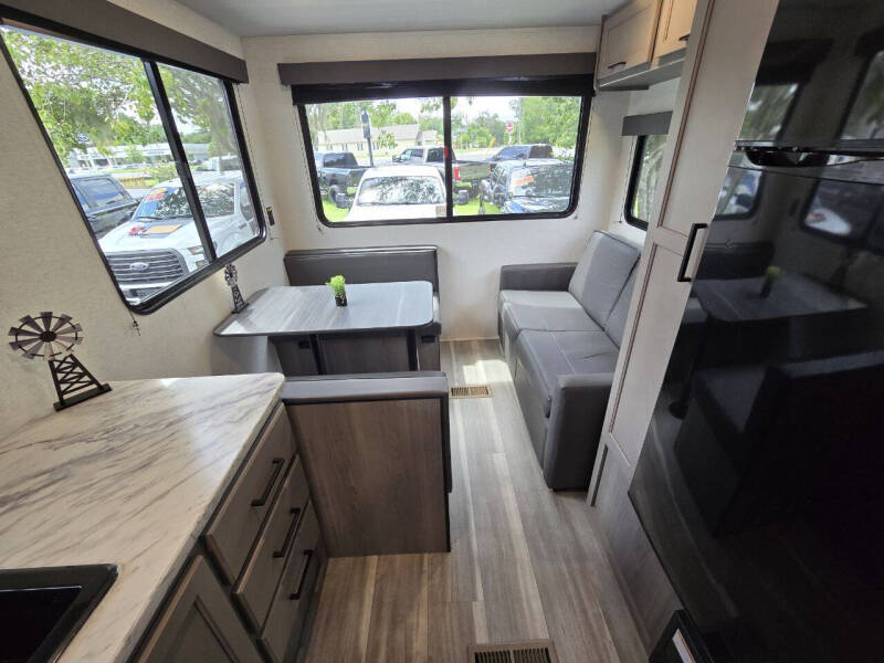 2024 KEYSTONE HIDEOUT 200 RL