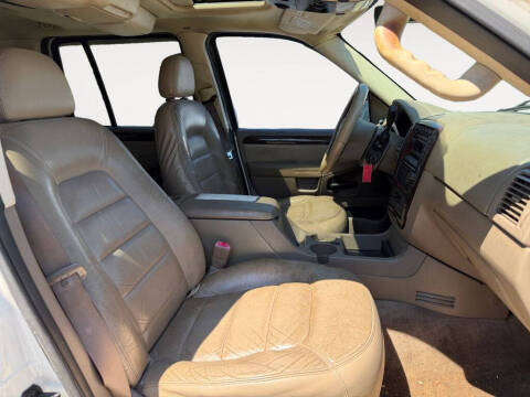 2004 Ford Explorer Limited