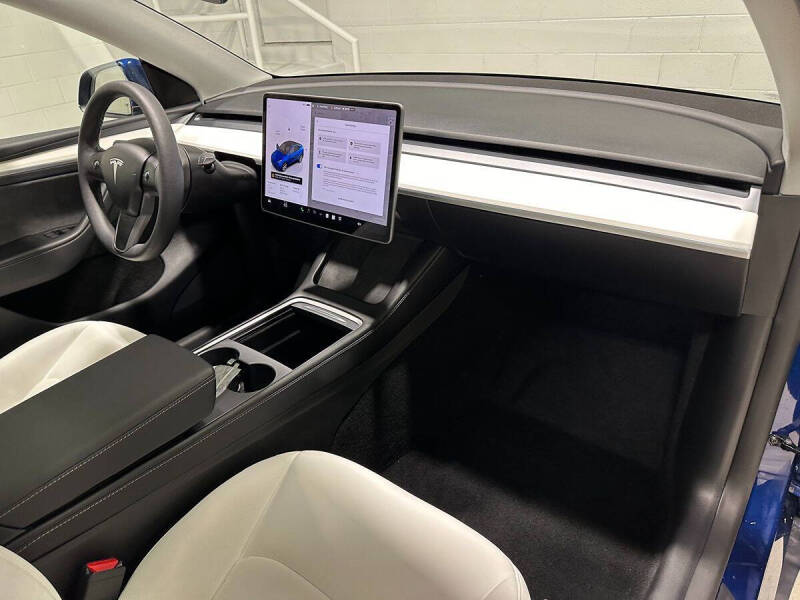 2024 Tesla Model Y Long Range